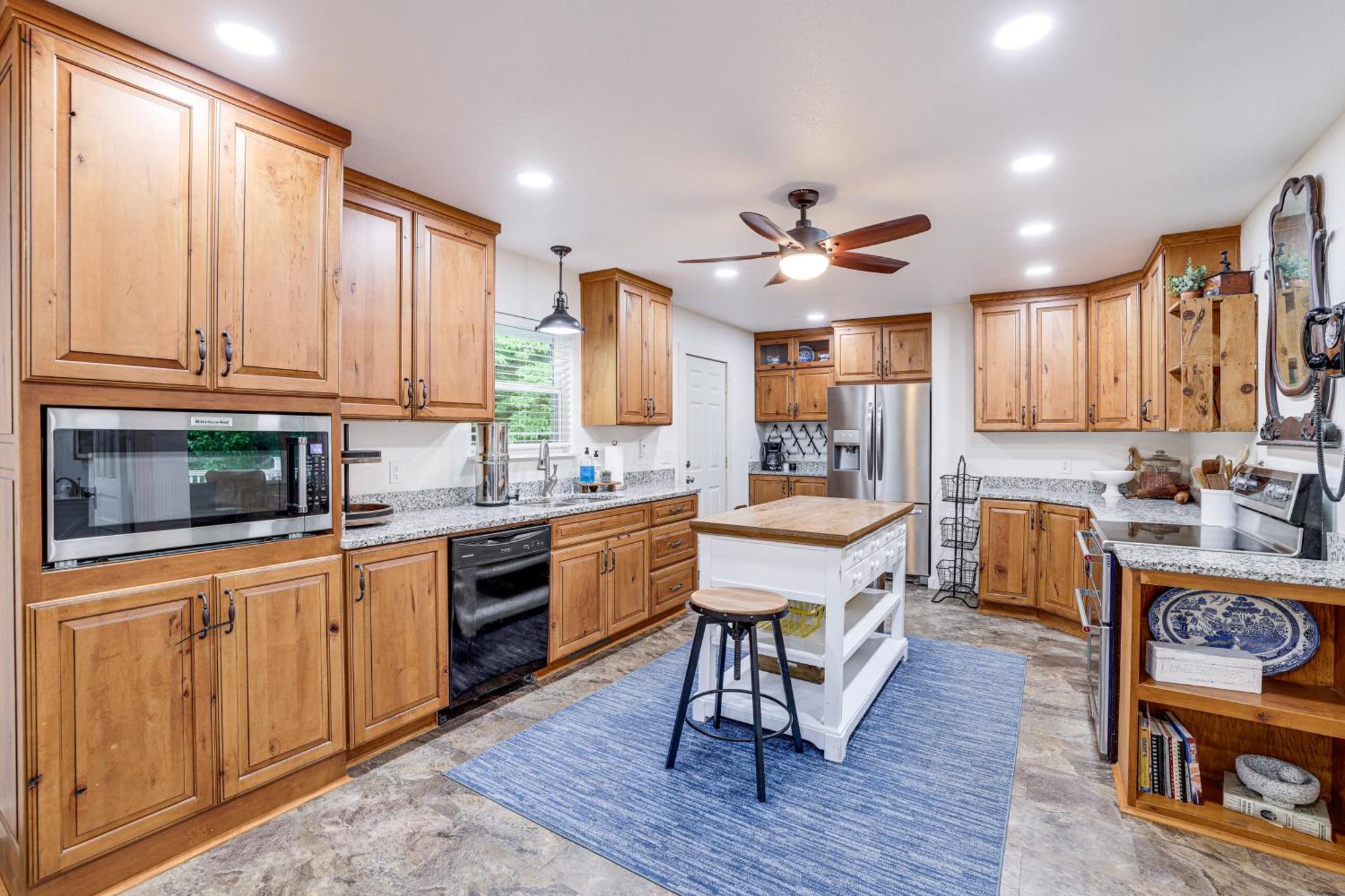 Beaver Lake Getaway With 2 Decks, Grill, And Views! Garfield Esterno foto