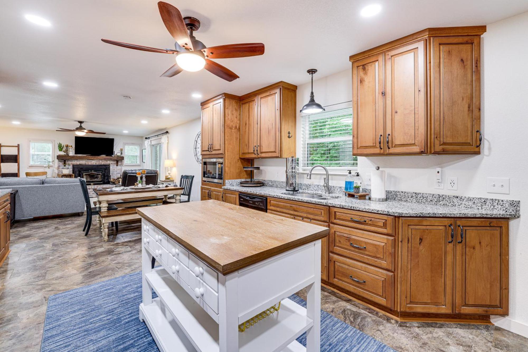 Beaver Lake Getaway With 2 Decks, Grill, And Views! Garfield Esterno foto